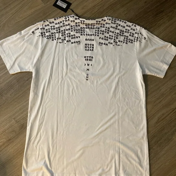 Marcelo Burlon County of Milan Black and White Graphic Tee - Picture 6 of 8